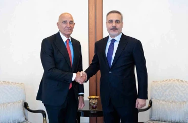 Bakan Fidan, ABD’nin Suriye Temsilcisi Barrack’ı kabul etti 