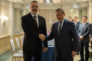 Bakan Fidan, Kamboçya Başbakanı Hun Manet ile bir araya geldi 
