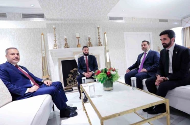 Bakan Fidan, Washington’da Suriye Cumhurbaşkanı eş-Şara ile bir araya geldi 