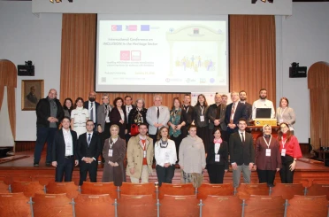 Bakan Göktaş, Batman'da gençlerle "Kabe'de Hacılar Hu Der" ilahisine eşlik etti