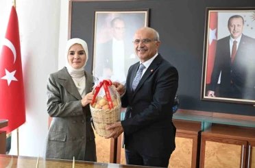 Bakan Göktaş: "Çok iyi bir kütüphane olmuş"