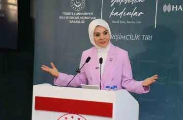 Bakan Göktaş, Hakkari’de kadınlarla buluştu
