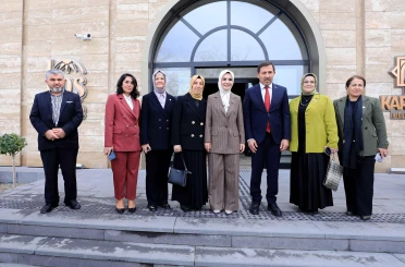 Bakan Göktaş Hoşkubbe Millet Kütüphanesini ziyaret etti