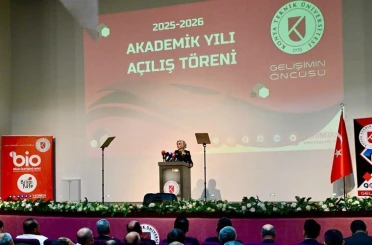 Bakan Göktaş, Konya'da Yapay Zekayla Vizyonunu Paylaştı