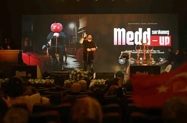 Bakan Göktaş ’Medd-Up’ sahne gösterisini izledi 
