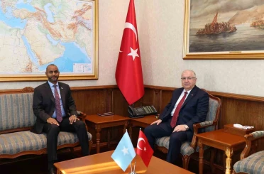 Bakan Güler, Somali Limanlar ve Deniz Ulaştırma Bakanı Nur’la görüştü