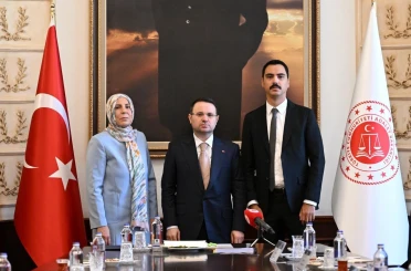 Bakan Gürlek: "Bu cinayeti çözmek boynumuzun borcu"