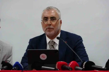 Bakan Işıkhan: "20 çeyrektir kesintisiz büyüme başarımızı sürdürdük" 