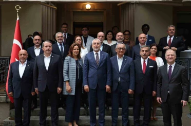 Bakan Işıkhan, işçi ve işveren temsilcileriyle Cenevre’de bir araya geldi 