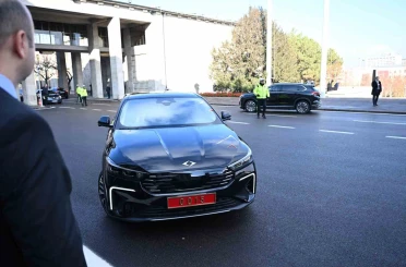 Bakan Kacır bütçe görüşmelerine Togg T10F ile geldi 