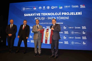 Bakan Kacır’dan Trabzonspor’a Salah teşekkürü 