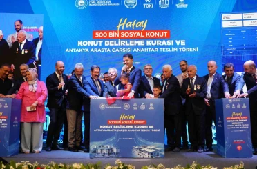 Bakan Kurum’un katılımıyla Hatay’da 8 bin 500 hak sahibinin konutu belirlendi 