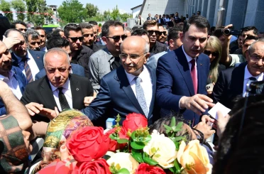 Bakan Murat Kurum’dan Başkan Er ile Belediye Meclis üyelerine teşekkür 