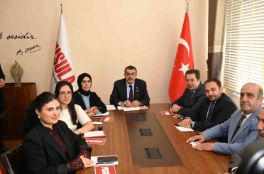 Bakan Tekin: "CHP’liler 12 yıllık zorunlu eğitime ne demişler görsünler, oynadıkları bir tiyatro, makul önerileri varsa dinlerim" 