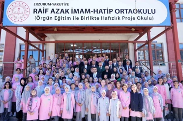 Bakan Tekin’den Erzurum’da sürpriz okul ziyareti 