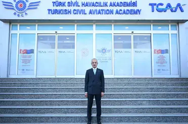 Bakan Uraloğlu: "2030 yılı hedefimiz sürdürülebilir havacılık yakıtı ile karbondioksit emisyonunu yüzde 5 oranında azaltmaktır"