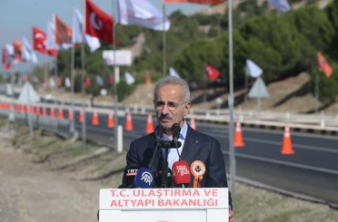 Bakan Uraloğlu: "38 kilometrelik bisiklet yolunun yapım çalışmalarına devam ediyoruz"