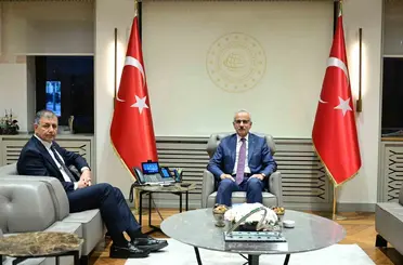 Bakan Uraloğlu, İzmir Büyükşehir Belediye Başkanı Tugay’ı kabul etti
