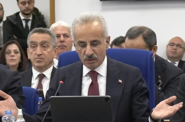 Bakan Uraloğlu: "Sizin ‘kargalar uçmaz’ dediğiniz Sabiha Gökçen’de 40 milyon insan uçtu" 