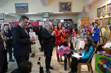 Bakan Yardımcısı Yelkenci, Harezmi Eğitim Modeliyle hazırlanan sergiyi gezdi 