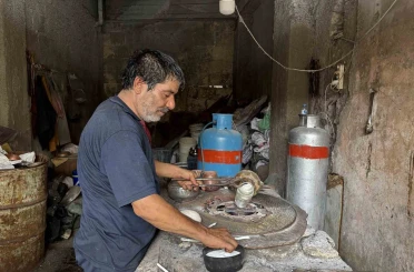 Bakır kalaycısı, 7 yaşında başladığı mesleğini 58 yıldır aşkla sürdürüyor 