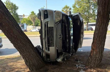 Bakırköy’de kontrolden çıkan otomobil takla attı: 1 yaralı 