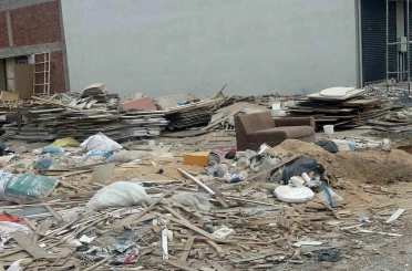 Baksan Sanayi Sitesi’nde biriken atıklar çevrede büyük rahatsızlık oluşturuyor 