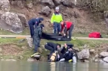 Balık tutmaya gittiği gölette boğuldu 