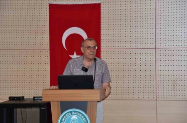 Balıkesir’de Charles Peirce’in Göstergebilimi ve Metaforları konuşuldu 
