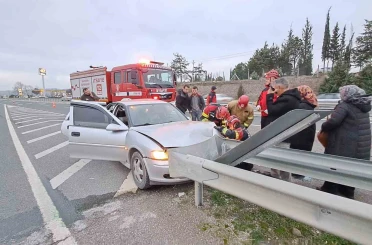 Balıkesir’de çift taraflı trafik kazası: 5 yaralı 