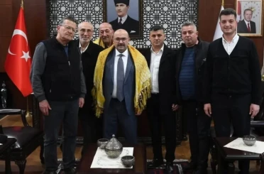 Balıkesir’de Vali Ustaoğlu devecileri kabul etti 