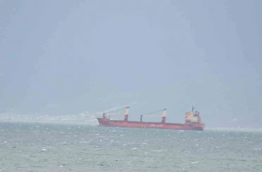 Balıkesir’de yük gemileri Edremit Körfezi’ne sığındı 