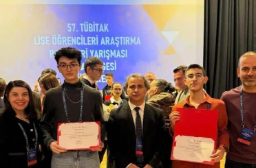 Balıkesirli öğrenciler Bursa’dan iki ödülle döndü 