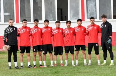Balıkesirspor’da alt yaş kategorilerinden 9 futbolcu A takıma alındı 