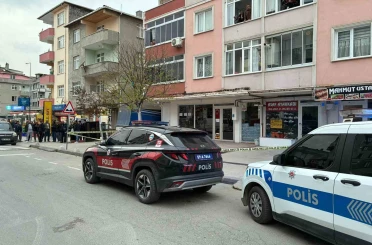 Balkondan pompalı tüfekle husumetlisini vurdu 