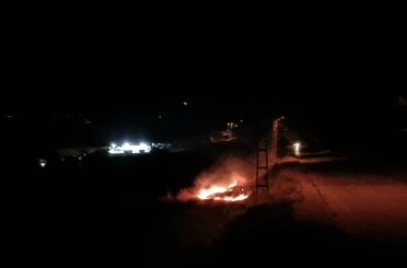 Baraj yolunda korkutan anız yangını 