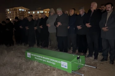 Baraja uçan araçta hayatını kaybeden 22 yaşındaki Cihat gözyaşları arasında toprağa verildi 