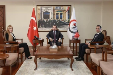 ’Barbie Kaymakam’ vali yardımcısı oldu 