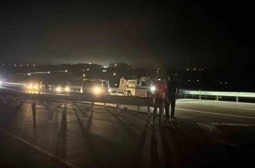 Bariyerlere çarpan motosikletli hayatını kaybetti 