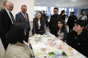 Bartın protokolü üniversite öğrencileriyle iftarda buluştu 