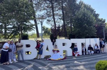 BARÜ’de 11 farklı ülkeden öğrenci "Türkçe Yaz Okulu"nda bir araya geldi 