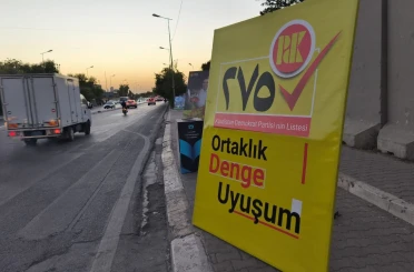 Barzani’nin partisi seçim kampanyasında ilk kez Türkçe afiş kullandı