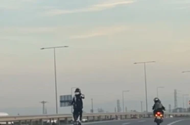 Başakşehir’de tehlikeli motosiklet gösterisi yapan sürücü yakalandı 