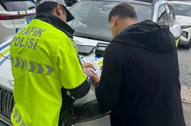 Başakşehir’de tehlikeli şerit değiştiren sürücüye 10 bin lira ceza
