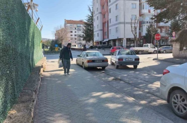 Basılı kalan otomobil kornası pazar günü vatandaşların kabusu oldu 