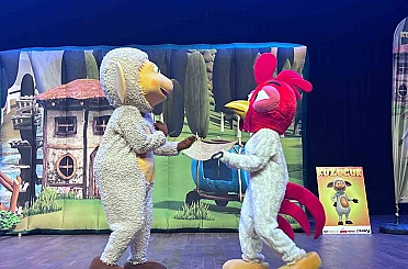 Başiskele’de yarıyıl tatilindeki çocuklar "Kuzucuk" müzikalini izledi 