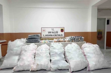 Başkale’de 4 milyon 163 bin TL değerinde kaçak malzeme ele geçirildi 