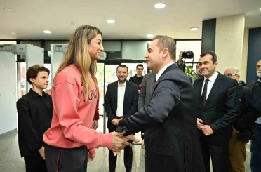 Başkan Akın, milli sporcuları ağırladı