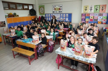 Başkan Altay 31 İlçedeki 220 Bin Çocuğa Şivlilik Mutluluğu Yaşattı