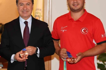 Başkan Aras’tan dünyada ‘Yılın Okçusu’ seçilen Haney’e kutlama 